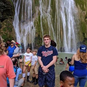 Meet your Posher, Derek